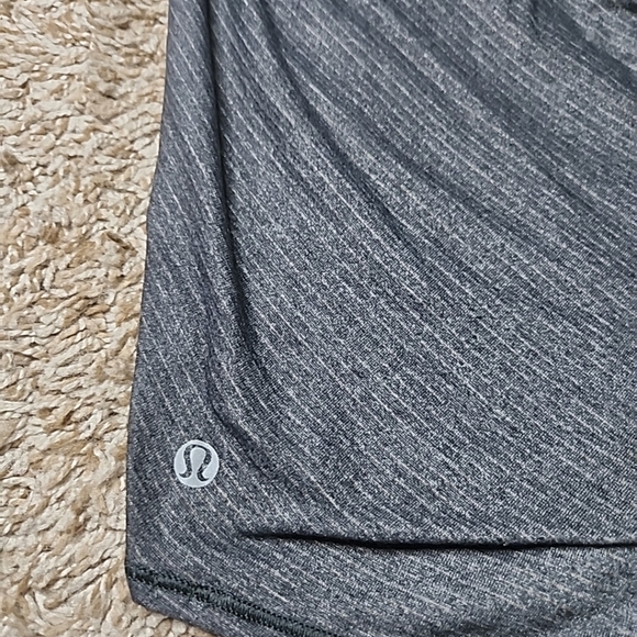 Lululemon Wild Built In Active Bra Tank  Striped Sz 4 Gray & Black - Picture 6 of 7